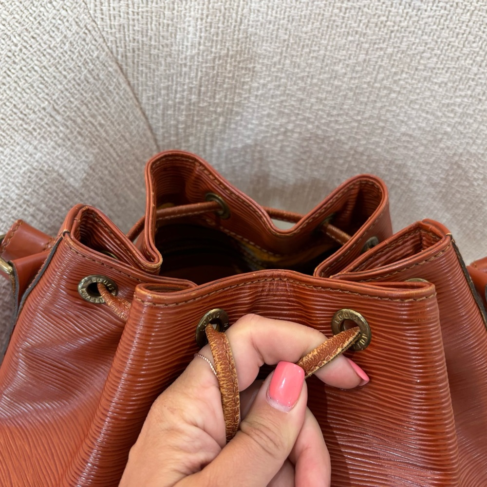 Authentic Louis Vuitton Epi petit Noe brown kenya bucket drawstring - Picture 11 of 15